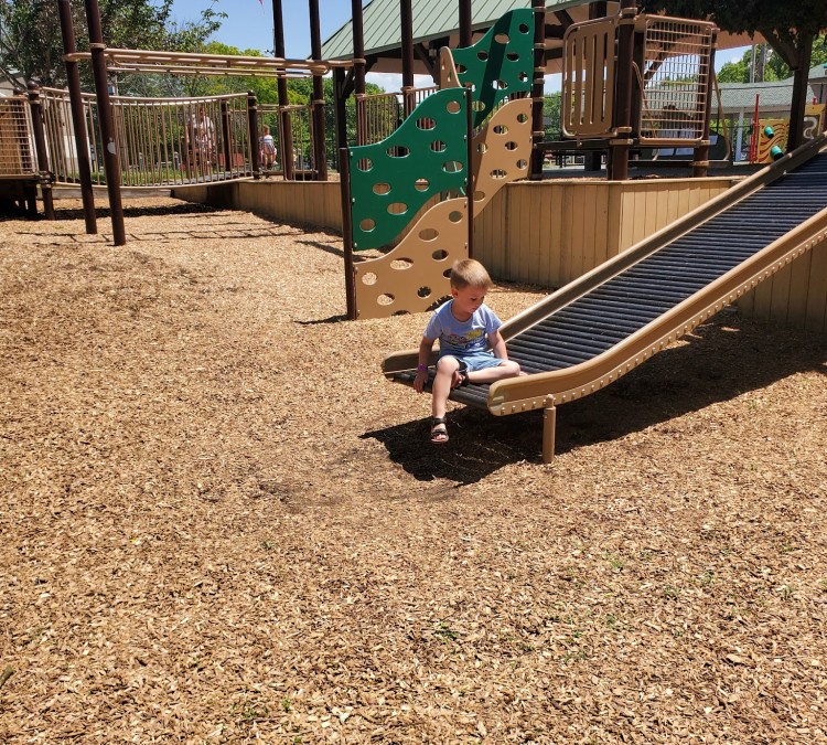 Firefly Playground (Matamoras,&nbspPA)
